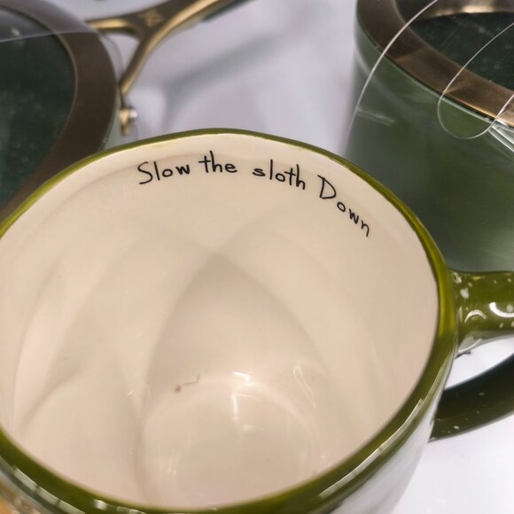 Smiling sloth hug with green coffee mug 18.94oz 596ml - Picture 5 of 6